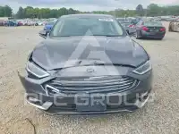 2017 Ford FUSION фото