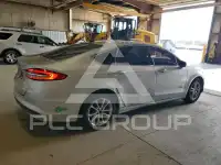 2017 Ford FUSION фото