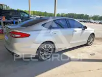 2017 Ford FUSION фото