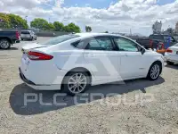 2017 Ford FUSION фото