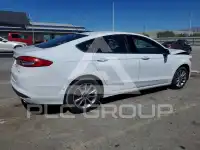 2017 Ford FUSION фото