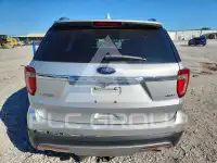 2017 Ford EXPLORER photo