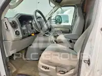 2017 Ford E-450 фото
