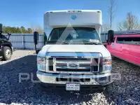 2017 Ford E-450 фото