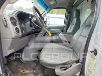 2017 Ford E-350 фото