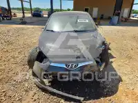 2017 Hyundai Veloster photo