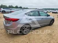 2017 Hyundai Elantra photo