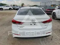 2017 Hyundai Elantra photo