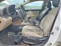 2017 Hyundai Elantra photo