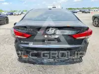 2017 Hyundai Elantra photo