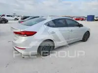 2017 Hyundai Elantra photo