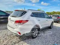 2017 Hyundai Santa Fe photo