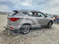 2017 Hyundai Santa Fe photo