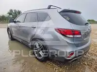 2017 Hyundai Santa Fe photo