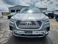 2017 Hyundai Santa Fe photo