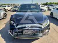 2017 Volkswagen Touareg photo