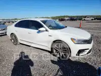 2017 Volkswagen Passat photo
