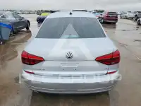 2017 Volkswagen Passat фото