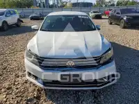 2017 Volkswagen Passat photo