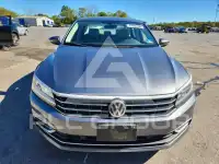 2017 Volkswagen Passat фото