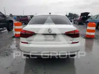 2017 Volkswagen Passat photo