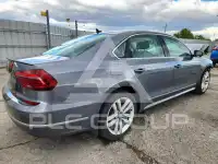 2017 Volkswagen Passat фото