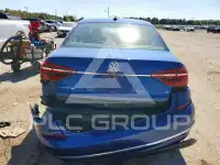 2017 Volkswagen Passat photo