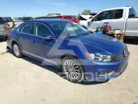 2017 Volkswagen Passat photo