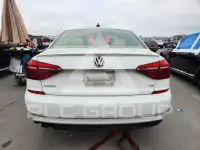 2017 Volkswagen Passat photo