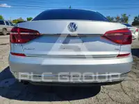 2017 Volkswagen Passat photo