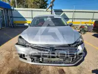2017 Volkswagen Passat photo