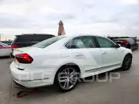 2017 Volkswagen Passat photo