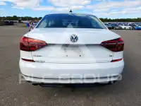 2017 Volkswagen Passat photo