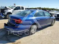 2017 Volkswagen Passat photo