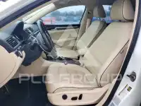 2017 Volkswagen Passat photo