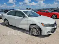 2017 Volkswagen Passat фото