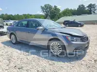 2017 Volkswagen Passat фото