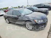 2017 Volkswagen Passat фото