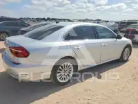 2017 Volkswagen Passat photo