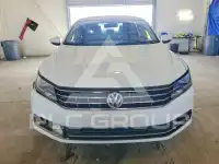 2017 Volkswagen Passat фото