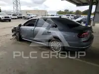 2017 Volkswagen Passat фото