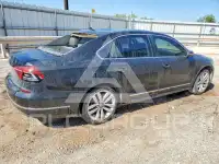 2017 Volkswagen Passat photo