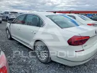 2017 Volkswagen Passat фото