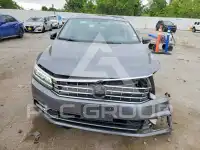 2017 Volkswagen Passat photo