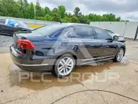 2017 Volkswagen Passat photo