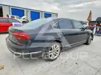 2017 Volkswagen Passat фото