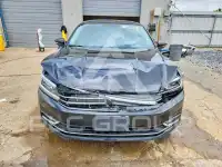 2017 Volkswagen Passat photo