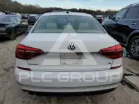2017 Volkswagen Passat photo