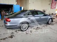 2017 Volkswagen Passat фото