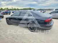 2017 Volkswagen Passat photo